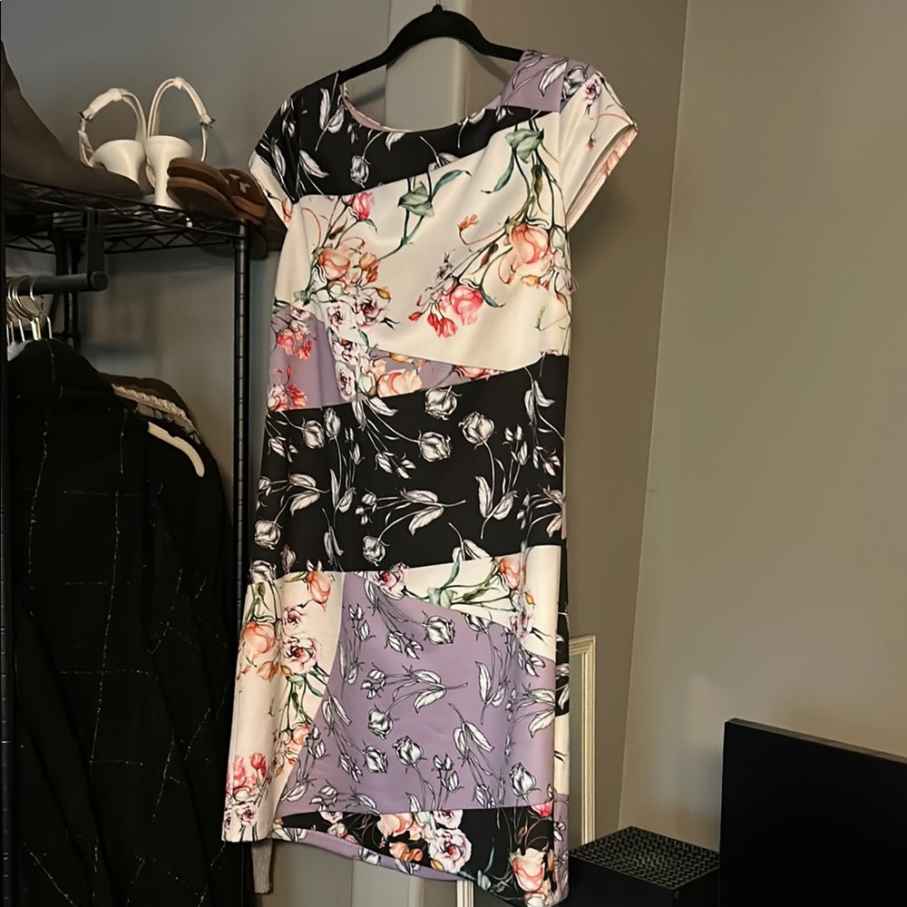 Vince Camuto Floral Patchwork Dress with short sleeves